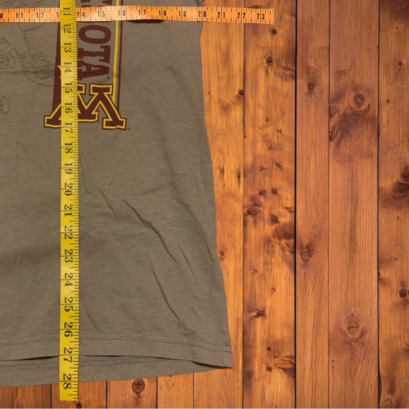 Minnesota Golden Gopher Bucky Hockey Shirt Athleisure Gym Wear Nike Champion - Picture 3 of 4